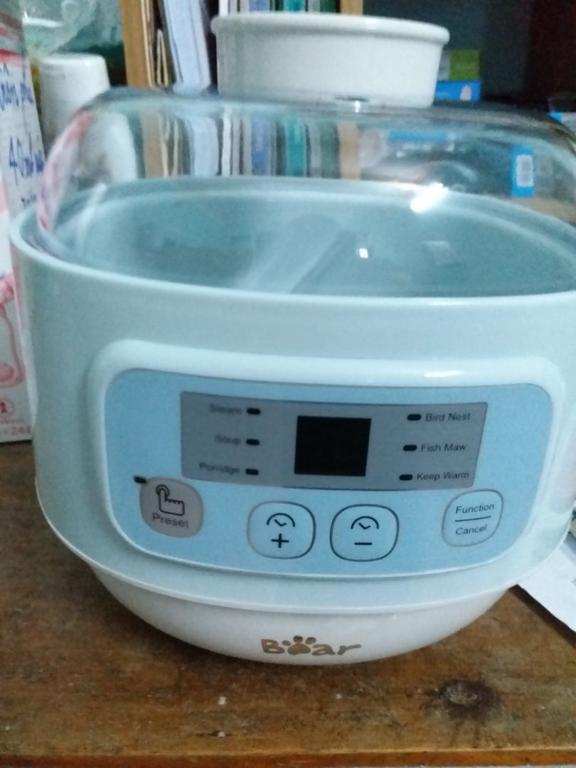 nồi siêu nhỏ nhé. chỉ dành cho các bé ăn dặm nấu 1 bát mẫu cháo nhỏ nhỏ thôi. nhìn bề ngoài trông khá xinh