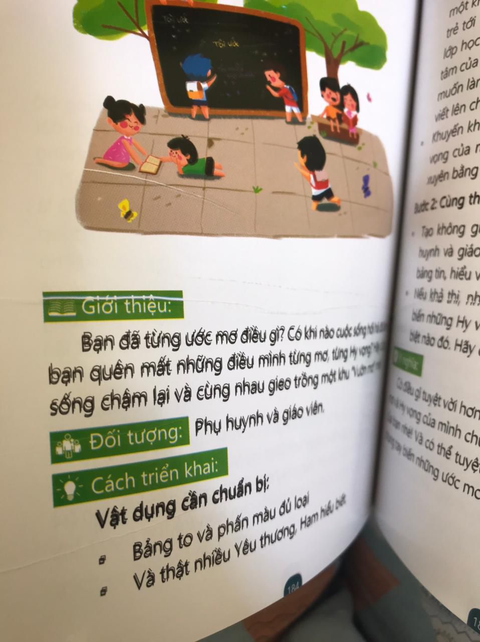 sách dễ thương, giao hàng nhanh, mình biết đến qua 1 workshop của Littlelives. 
phần in có trang bị lỗi.