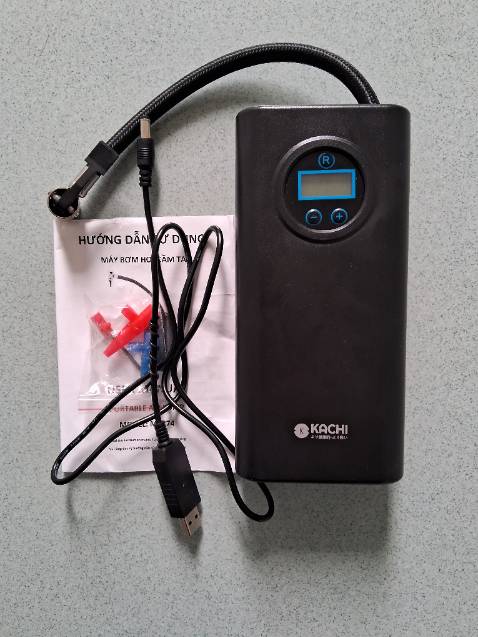 Gọn nhẹ, dùng pin nên tiện lợi. Tiếng kêu khi hoạt động hơi ồn.