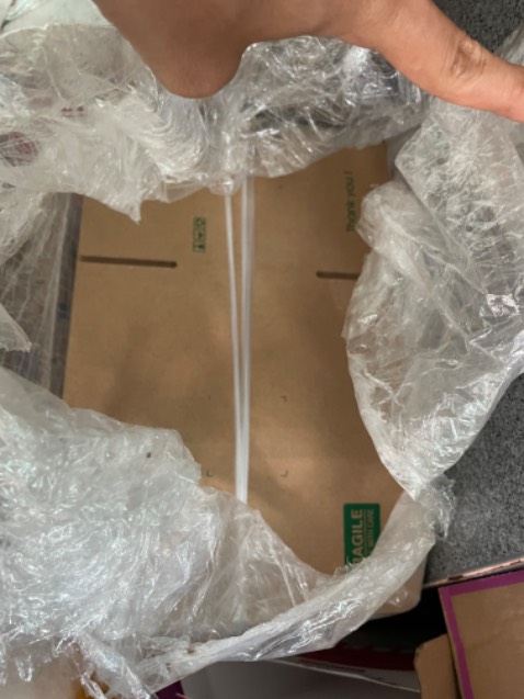 Hết hàng thì phải báo, cái này lại chèn vào 20 hộp loại thường, trong khi t mua 100 hộp loại tốt có in hình. Shop chèn vào 20 hộp không có hình nó mỏng hơn.