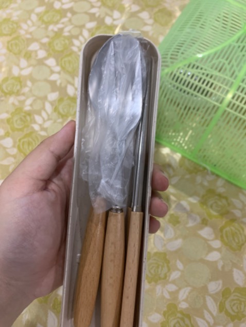 Hơi lỗi chắc do vận chuyển nhưng mà ksao thìa đũa chất lượng