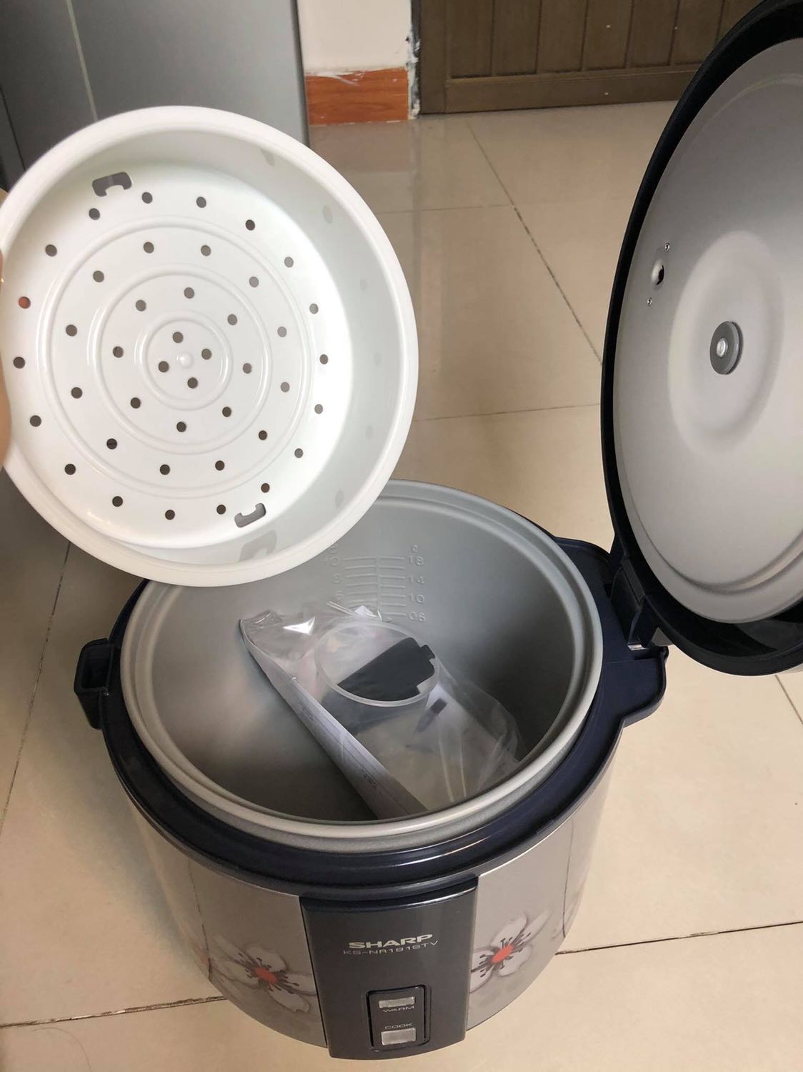 Sản phẩm tốt, nấu không bị dính nồi. Thời gian nấu nhanh, cơm vừa ăn. 
Tiki giao hàng nhanh, đóng gói kỹ.