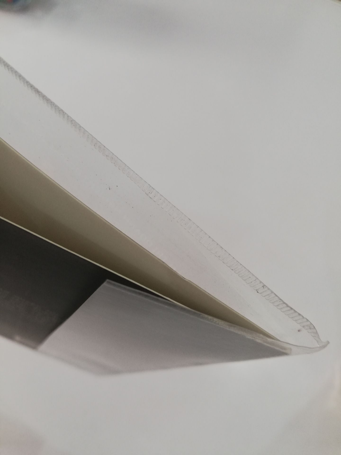 Tiki ơi, ép chưa dính rồi.