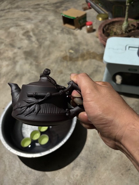 Mình mua ấm này là ấm thứ 3 ở của hàng rồi. Nhưng lần này mình thất vọng. Vì đặt ấm 450 ml nhận 300 ml.