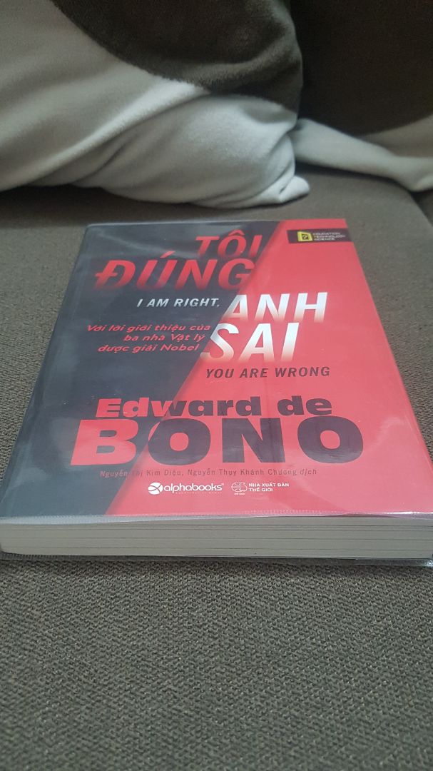 Sách được bao bọc rất đẹp. Thời gian giao hàng nhanh chóng. Anh shipper rất tận tình, vui vẻ.