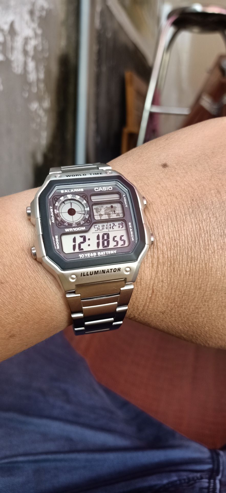 đúng chính hãng. giao hàng nhanh đồng hồ rất đẹp không chê đâu được