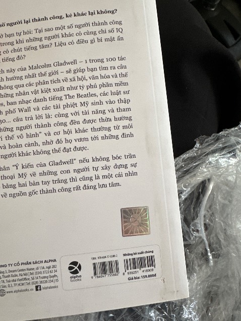 Sách bẩn và bị ráchhhhhhhh 😭