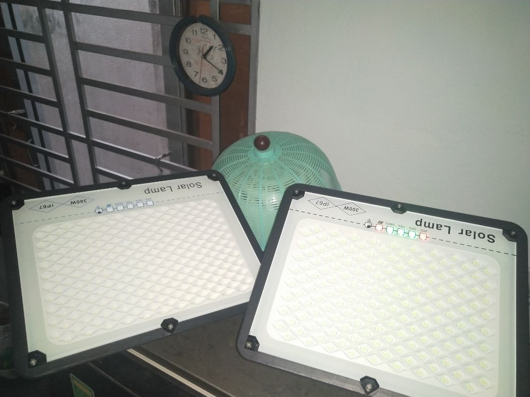 ổn trong phân khúc đèn năng lượng
tấm pin to, đèn to, chiếu sáng lâu, độ sáng cao, sạc đến 75% trong 2h, đến vạch 100% thì nhấp nháy chứ ko tắt nên ko xác định đc khi nào 100%
dây hơi ngắn
đáng mua