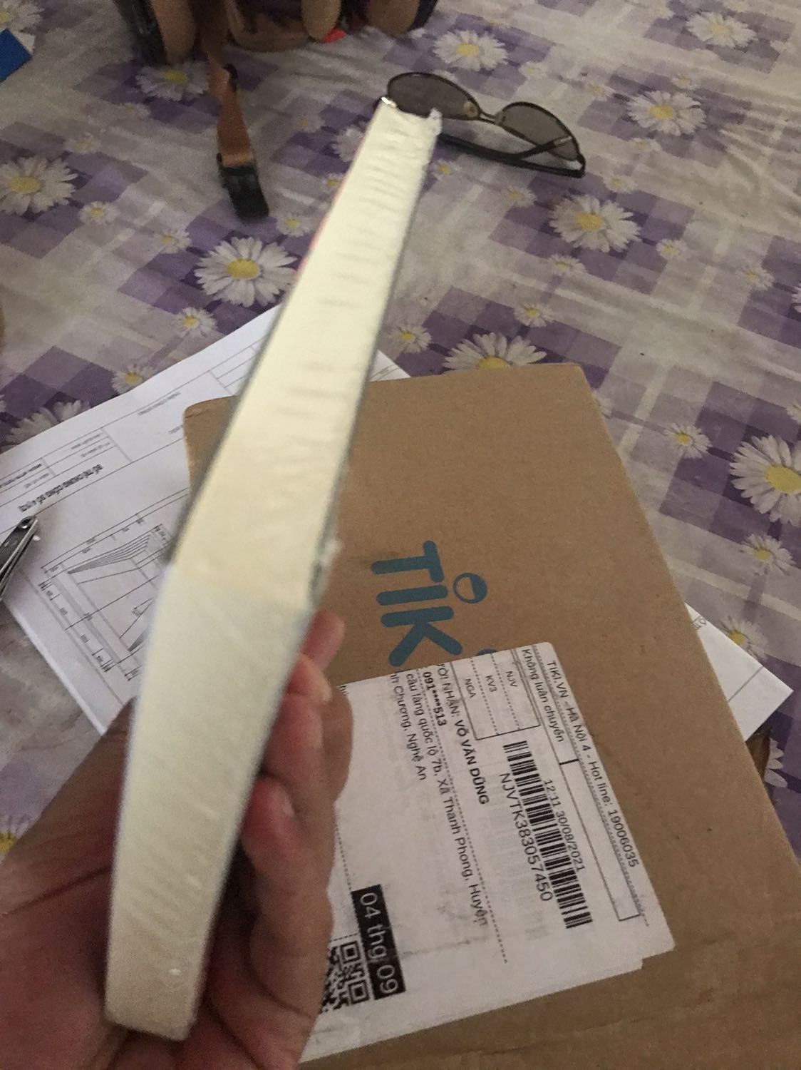 Mình có gói tikinow mà sao k dc bọc bằng bookcare hậy. Chỉ dc bọc nilon chống sốc 1 quyển trên 2 quyển đặt mua. Còn lại thì giao hàng nhanh hơn dự kiến 3 hôm sách mới tinh đẹp thơm tho sạch sẽ mua dc 1/2 giá nên cụng khá là ok. Tiki không..à chưa làm mình thất vọng khi mua sách bao giờ