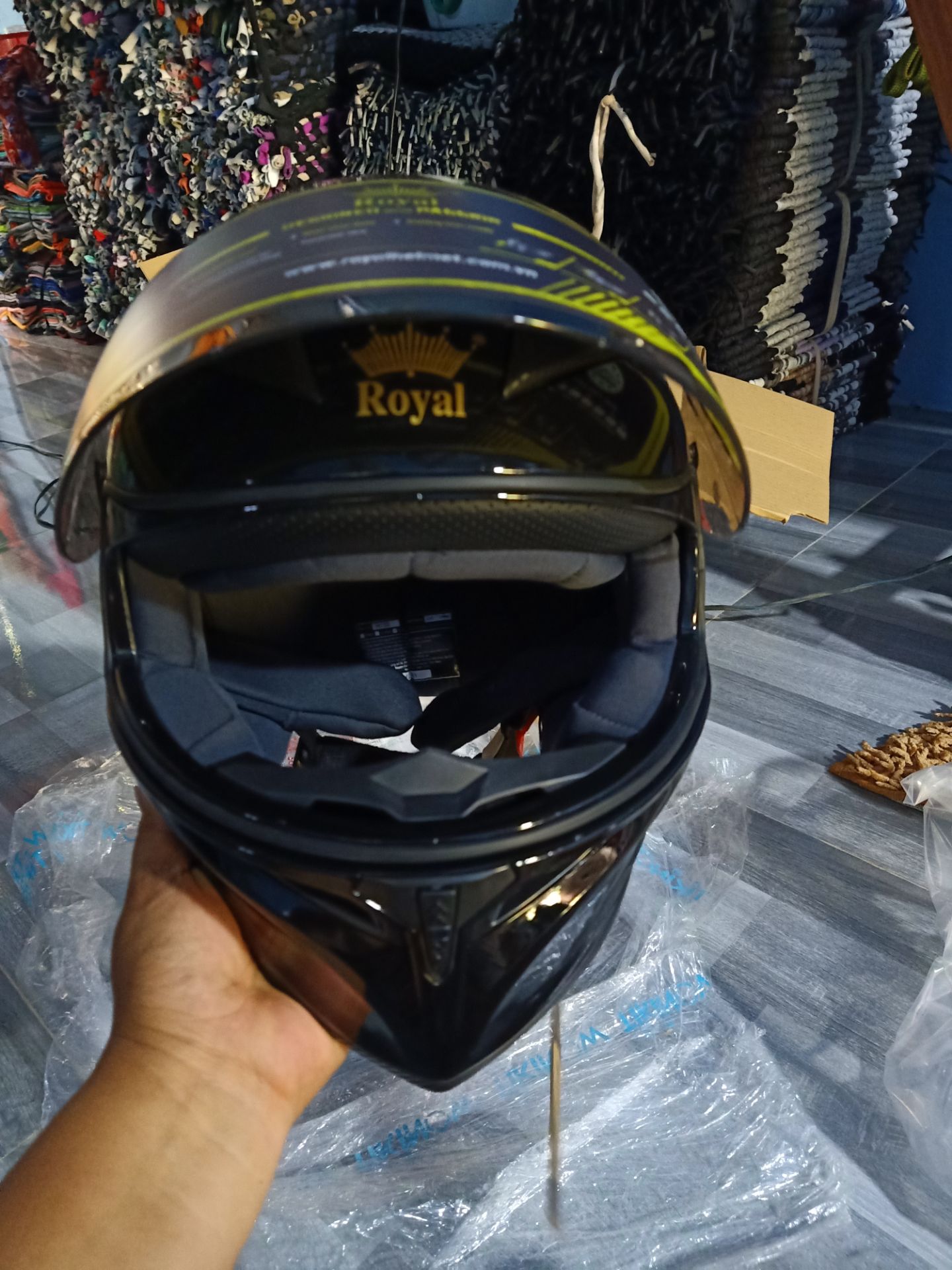 sản phẩm như hình, nhìn tổng quan thấy rất ok, mình mua size xl vừa đầu mình 58cm...