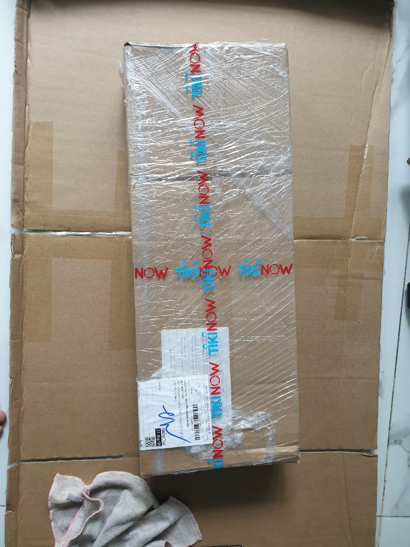 Kệ thiết kế lắp ráp chuẩn, đẹp và chắc chắn. Tuy nhiên giao hàng một thanh đợt khoan thiếu phải khoan tay hơi vất vả tí 🥲