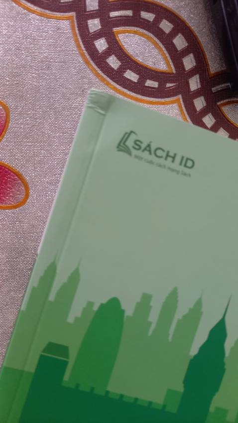 Nhìn chung thì sách hay,còn nguyên vẹn.Giao hàng tương đối nhanh,nhưng gói hàng cẩu thả lắm ạ,trên bìa sách bị nhăn nheo do cấn. Nhìn chung thì sách hay,còn nguyên vẹn.Giao hàng tương đối nhanh,nhưng gói hàng cẩu thả lắm ạ,trên bìa sách bị nhăn nheo do cấn.