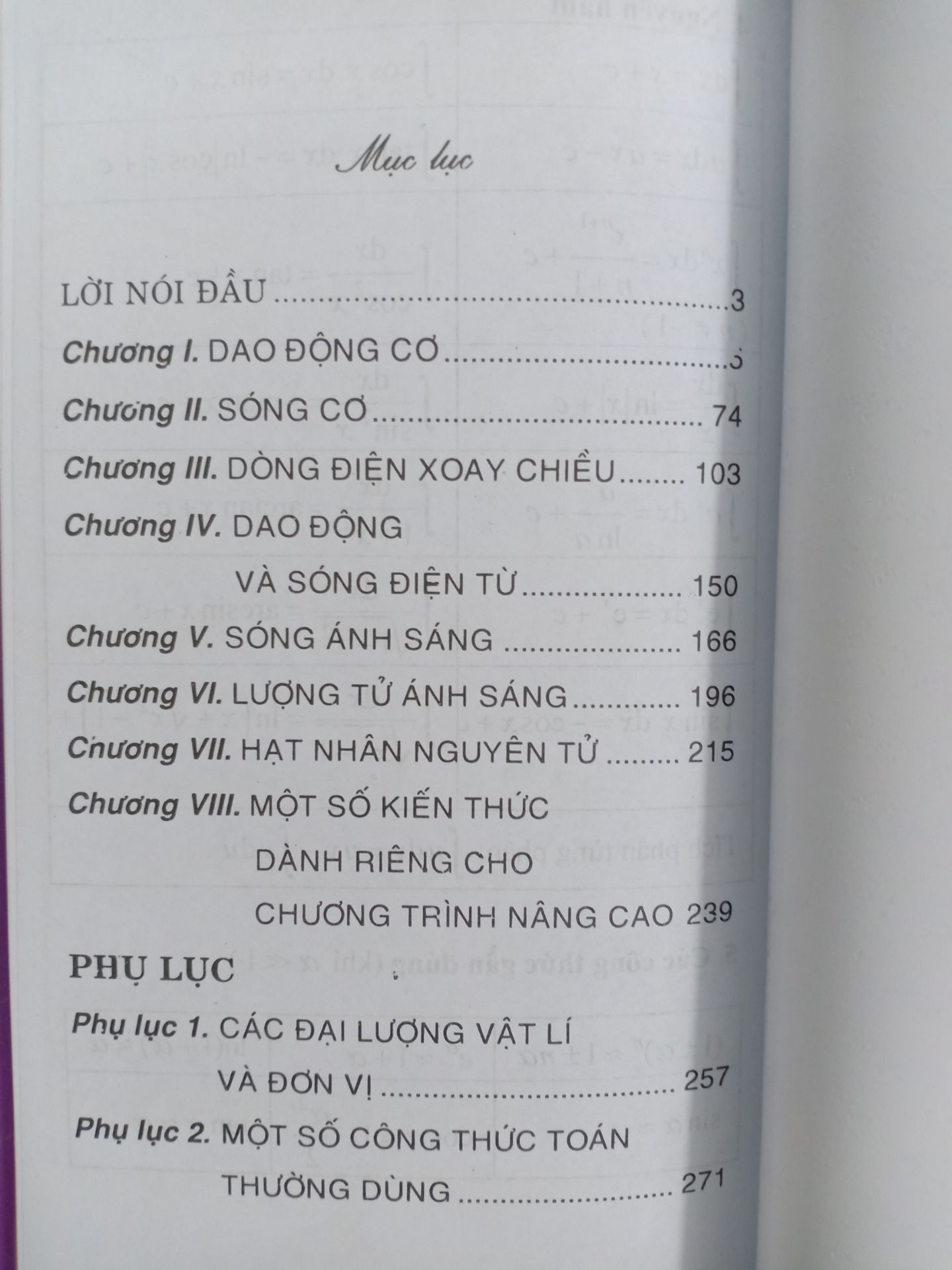 Mực in rõ, không lỗi, nội dung phù hợp ôn thi THPT QG, phù hợp cho hs khối 12.