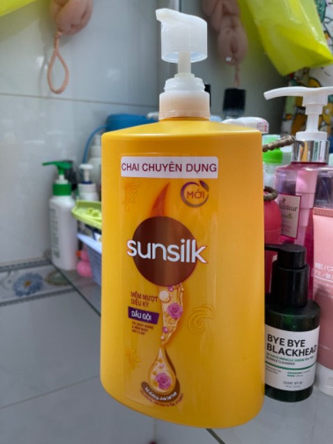 Thơm, chai siêu to khổng lồ luôn ạ