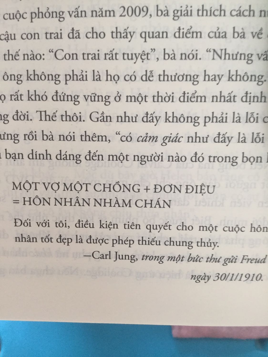 Hơi trần trụi và thô ráp. Nhưng xét về tâm lý thì không sai. Cuốn sách này khá hay để tìm hiểu về sự tiến hoá của giống loài, trong đó con người có liên quan. Về các chuẩn mực đạo đức xã hội...