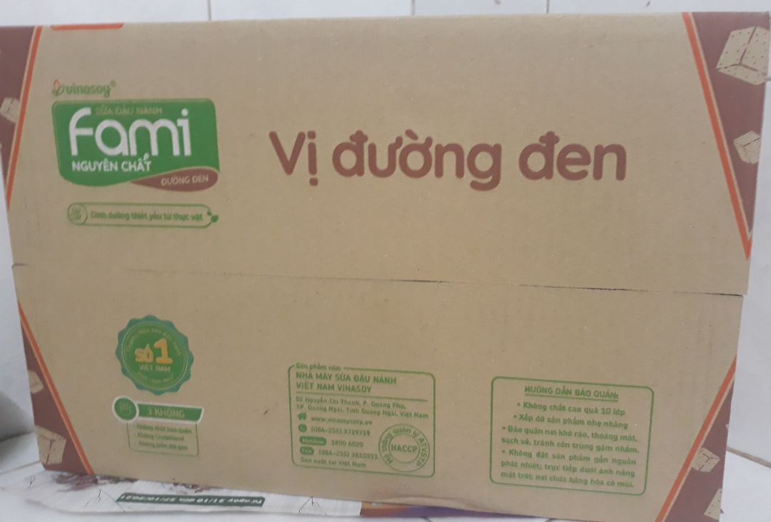 Sữa đậu nành vị đường đen có vị ngọt thanh, uống rất thơm ngon và bổ dưỡng, uống cảm giác rất thích, để tủ lạnh hoặc thêm đá khi uống sẽ càng ngon hơn. Tiki đóng gói hàng cẩn thận và đẹp mắt. Tuyệt vời!