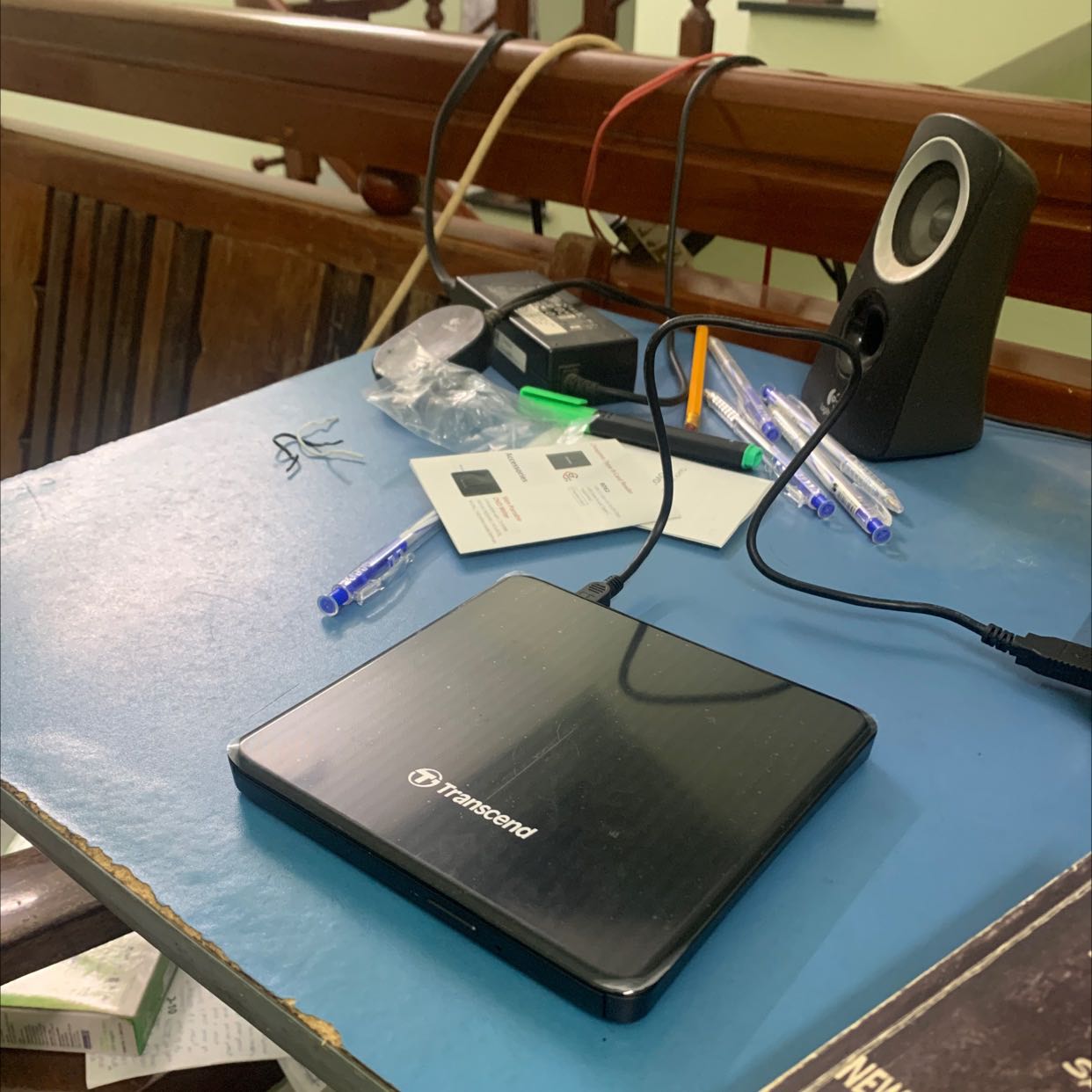 Sản phẩm như mong đợi. Mình mua để cài lại win bằng đĩa thì được , tuy nhiên khi cho đĩa phim DVD vào xem thì đa số là chạy không nổi, chỉ 1,2 đĩa là chạy được những cũng hay bị trơ