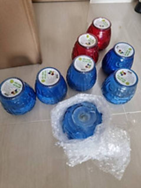 Mình mua đủ cặp nhưng shop giao bị bể 1 cái, nên có nhắn shop và shop nói sẽ bù lại, nhưng hơn 1 tháng cứ hẹn tới hẹn lui mà chẳng thấy shop giao bù lại hàng.

Mình có hỏi lại nếu không giao bù thì nói để mình biết tìm mua lại cái khác mà shop vẫn tiếp tục hẹn và mất tích luôn.

Cái này chẳng đáng bao nhiêu nhưng nó cho thấy sự thiếu chuyên nghiệp của shop