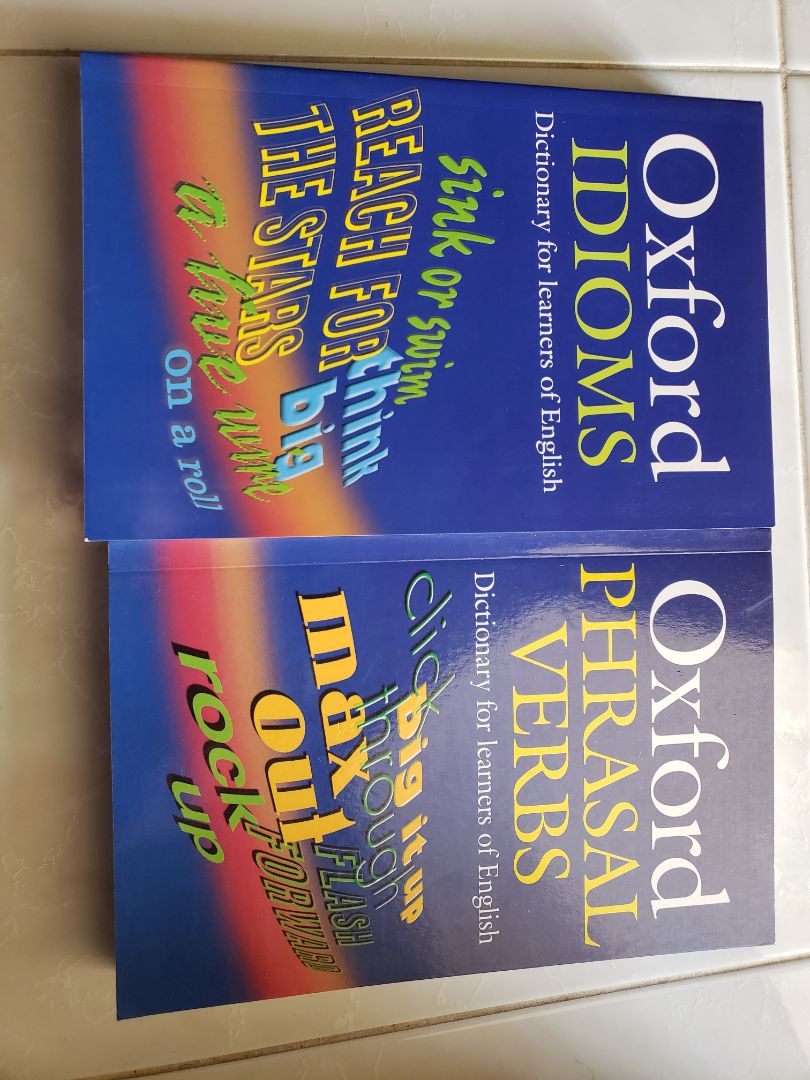 sách mới keng, nguyên vẹn, nội dung dễ dàng tra cứu, tốt cho việc học luyện thi THPT và nâng cao.