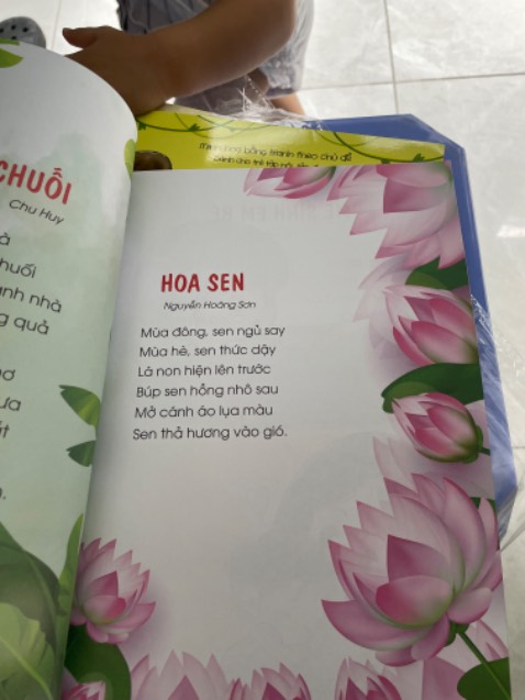 Mua về cho con tập đọc, chữ in rõ ràng to dễ nhìn.
Hình ảnh sinh động.
Chỉ có gáy sách đóng rất dễ bị rách.