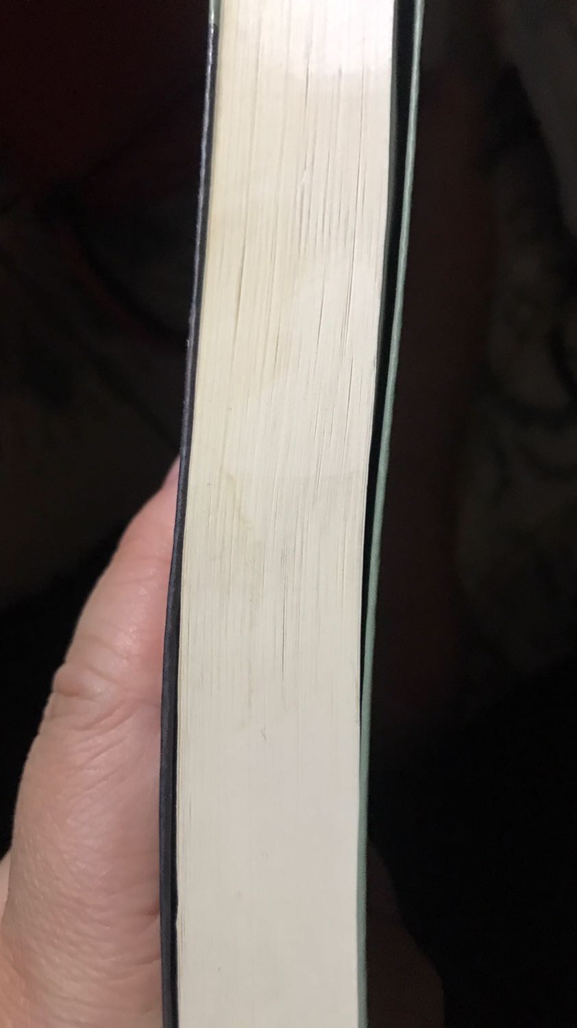 Sách có dấu hiệu từng bị ướt nên các mép trang sách không được thẳng. Rất mong được đổi sản phẩm. Sách có dấu hiệu từng bị ướt nên các mép trang sách không được thẳng. Rất mong được đổi sản phẩm.
