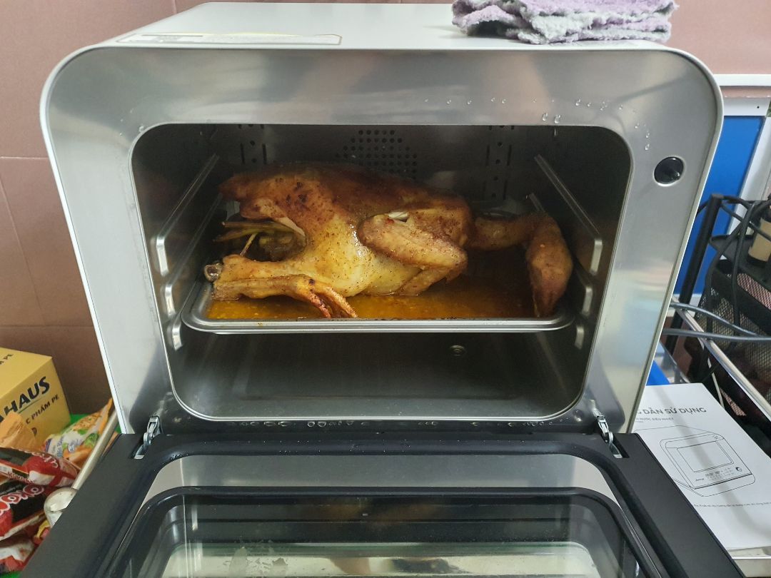 Nướng thử thấy rất ok, máy kêu rột rột không biết là sao, mà nướng thấy ngon, không bị khô, tiện dụng, lò to