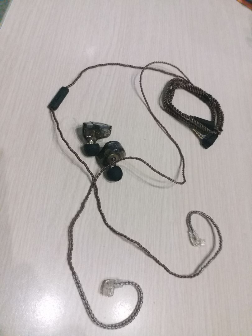 Tiki giao nhanh 2H giao rất chuẩn giờ, sản phẩm được đóng gói kỹ lưỡng, sản phẩm còn nguyên tem, nguyên kiện. không bị tháo hay mất seal.
Tai nghe rõ ràng, to, ngoại hình đẹp, dây đeo chắc.
tốt.
5/5 Cho sản phẩm
10/10 cho Chất lượng Dịch Vụ Tiki. Tiki giao nhanh 2H giao rất chuẩn giờ, sản phẩm được đóng gói kỹ lưỡng, sản phẩm còn nguyên tem, nguyên kiện. không bị tháo hay mất seal.
Tai nghe rõ ràng, to, ngoại hình đẹp, dây đeo chắc.
tốt.
5/5 Cho sản phẩm
10/10 cho Chất lượng Dịch Vụ Tiki.