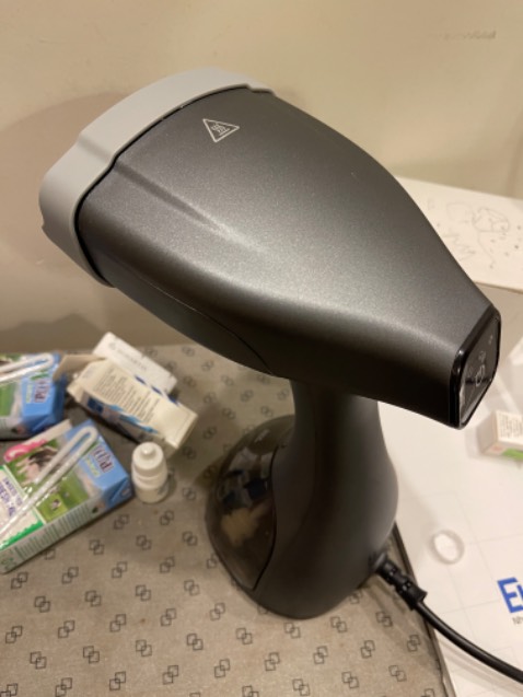 Hàng giao nhanh, đóng gói rất kỹ. 
Màu mình mua là grey khá đẹp. 
Công suất lớn. Nhưng cũng phải hết một bình nước cho cái áo levis toàn cotton dày.