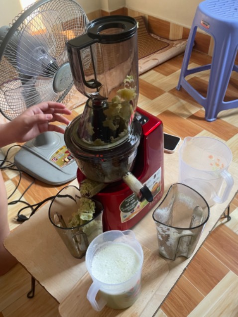 Vừa nhận hàng xong, máy đẹp, chạy êm, ép thử thơm thì khá kiệt nước còn ổi thì rất kiệt. Hài lòng với sp 😆😆