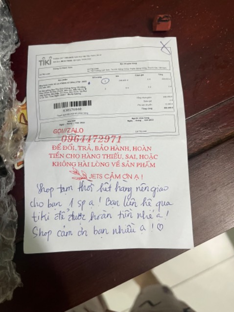 Ko đủ sp giao, đặt 2 cái giao 1 cái, ghi tờ giấy này phía trong. Vậy bên tiki hoàn tiền giúp 1 sp chưa nhận