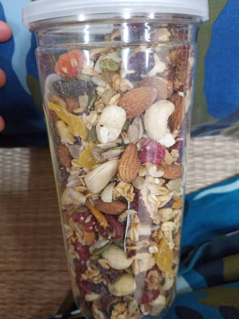 Giao đúng hẹn, hạt ngon, đa dạng các loại hạt, nên ăn với sữa chua sẽ ngon hơn Giao đúng hẹn, hạt ngon, đa dạng các loại hạt, nên ăn với sữa chua sẽ ngon hơn