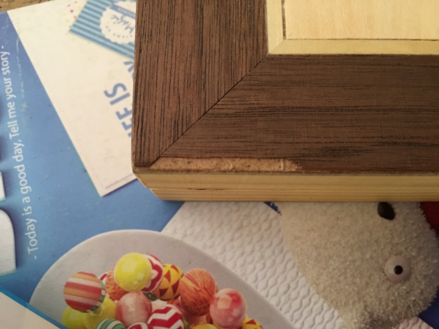 Mình mua bộ này để sưu tầm nhưng tiếc bàn cờ bị lỗi, đã gửi lại Tiki để đổi! Quân cờ đẹp, bàn cờ tốt, nam châm quân cờ dính chặt bàn cờ. Bạn nào muốn mua bộ cờ vừa đẹp thì đây là bộ đáp ứng được.