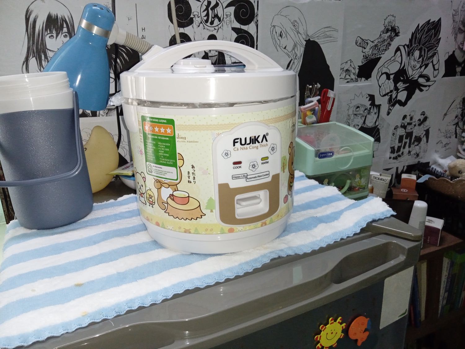 E định đánh giá 1 sao và ghi là  " thiệt là không có chổ nào để chê luôn "   QUÁ Là tuyệt vời  ,  mua trên tiki an tâm ghê gớm , hàng hoá  thì được a shipper gói ghém gọn gàng trong thùng chứa , giao khá nhanh , sạch sẽ , gọn gàng , 10 điểm  . Chúc shop mua may bán đắt nhé