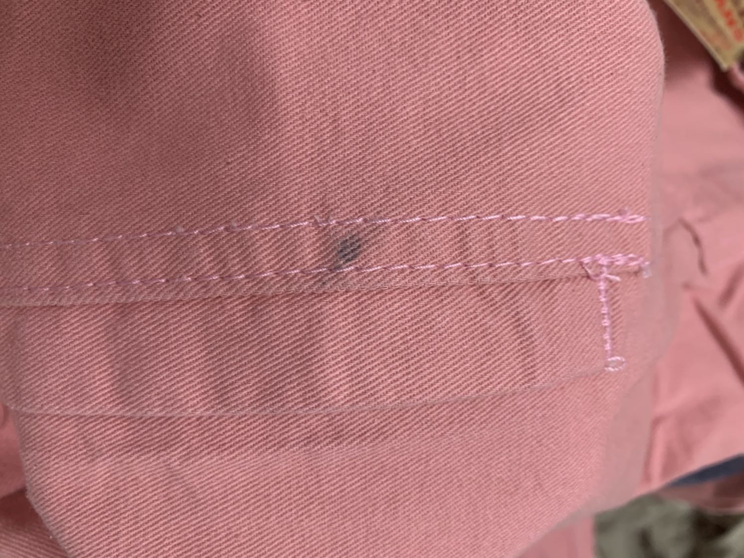 Giao mà dơ như vậy? Chỉ thừa thì ko nói mà bám bẩn. Đổi cho mình cái khác đi bạn ơi