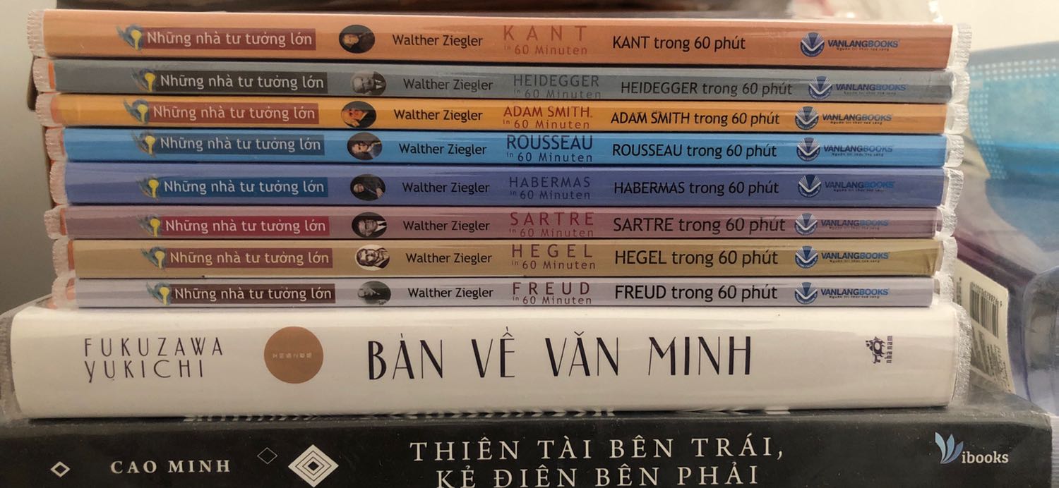 Sách đẹp, bọc plastic đẹp, đóng gói hàng ẩu. 
Kant quả là triết gia lớn nhất trong tất cả các triết gia. Ông đã quan tâm đến những câu hỏi thật đơn giản. Bằng cách nào các hình ảnh và các nhận thức đến trong đầu chúng ta? Chúng ta có thể biết điều gì một cách chắc chắn và điều gì thì không? Những giải đáp của Kant cho đến ngày nay vẫn đầy ấn tượng.