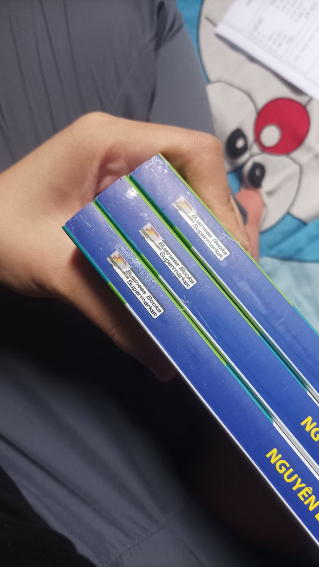 đóng gói kĩ, giao hàng nhanh chóng, sách còn y nguyên hok bị xây xước
