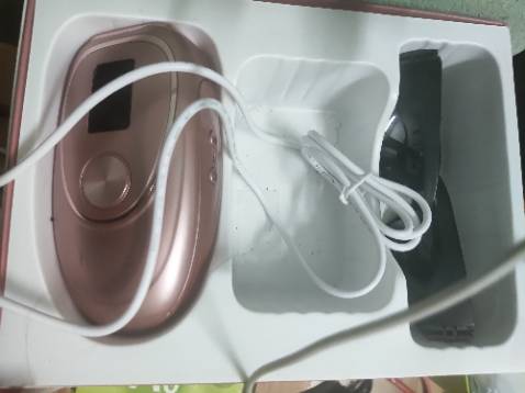 Sạch lông, khá hiệu quả. Nhưng không thấy được tặng quà. Shop bảo là chưa đổi được ảnh mà mình thấy mấy tháng sau vẫn vậy