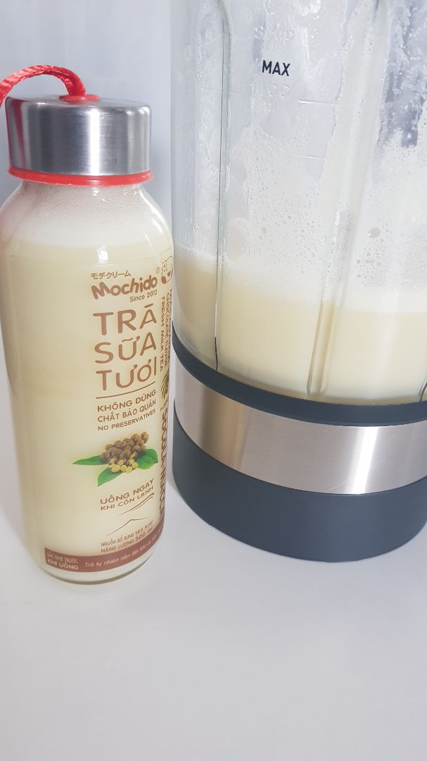 Đóng gói kĩ, có mã bảo mật nữa. Máy xay tốt, các chế độ lạnh đều ok, chế độ nóng thì mình thấy nấu sữa hạt các lại cũng khá ổn, nên cho ít nước hơn như hướng dẫn nếu ko sẽ hơi loãng, cũng co thể do mình ko dùng chính xác 100% như trong sách hd ghi, tại mình thích uống sữa sệt hơn. Nấu súp mình thấy ko ổn do mình nấu bị cháy dưới đáy do mặc định nấu 45 phút, chế độ trà thảo mộc cũng nấu 45 phút nên mình ko ưu tiên lắm do tốn điện lắm nhưng mn cứ thử xem sao. Máy khá nặng do cối thủy tinh chắc chắn, tiếng ồn cũng khá to đó do phòng mình dt nhỏ, bạn nào ở nhà to hơn chắc sẽ đơn. Nhưng dù sao cũng đáng mua nhé mn. Mình đã sử dụng hết qua các chức năng mới đánh giá để mn tham khảo nha.