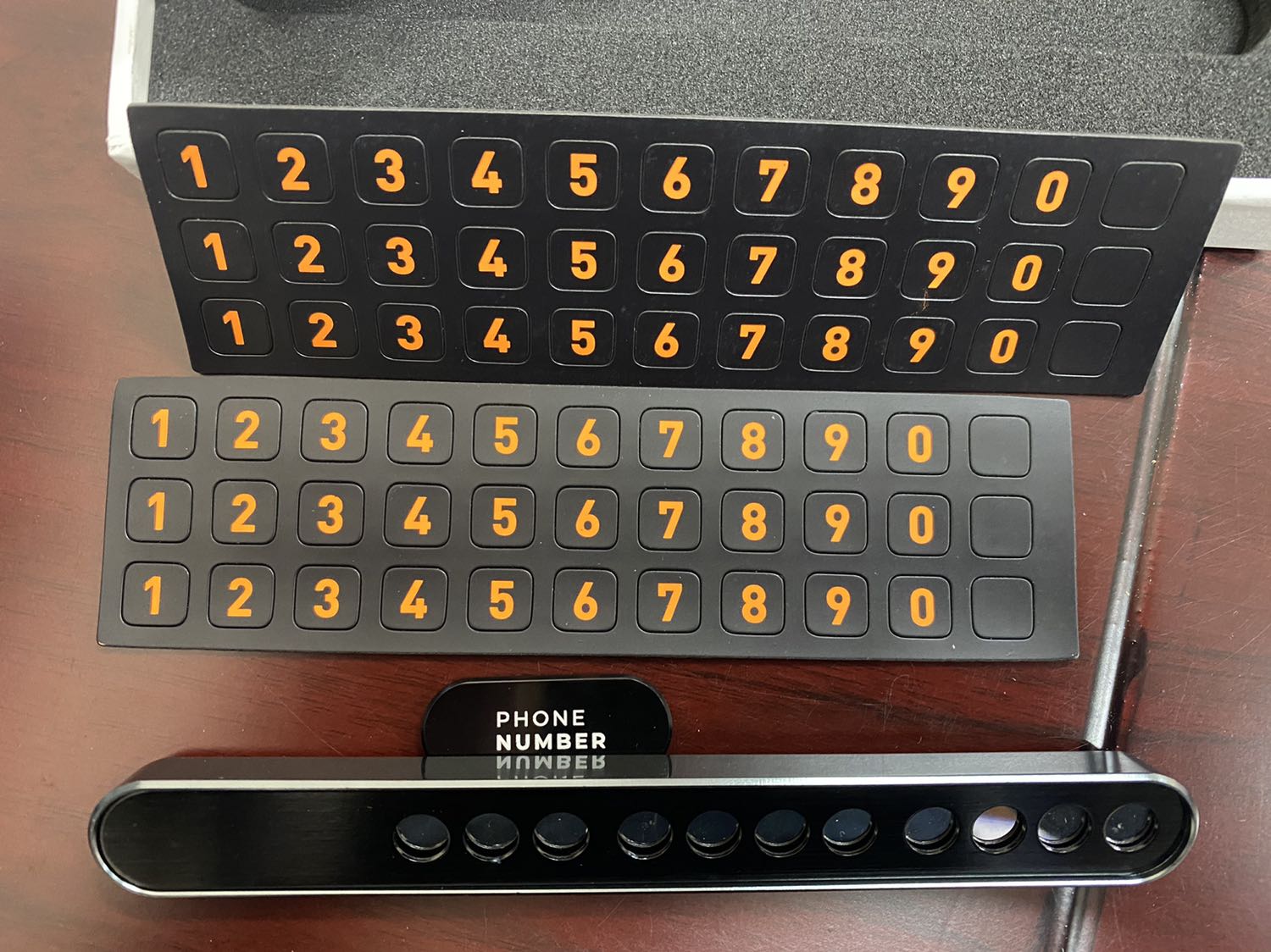 Chất liệu đẹp, mọi thứ đều ổn, mỗi tội số không phản quang. Hơi tiếc