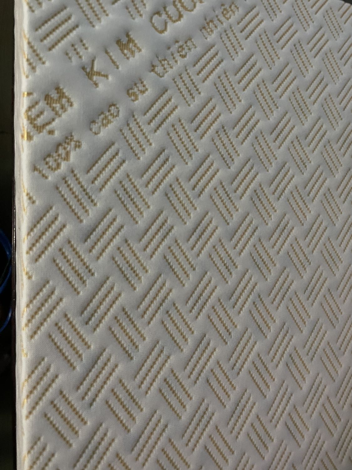 Sản phẩm đẹp chất lượng giao hàng hơi lâu tuy nhiên là do dịch nhưng anh giao hàng cũng rất cố gắng giao sớm trong khả năng có thể giá cũng khá là tốt .Shop phản hồi nhanh sẽ ủng hộ những lần tiếp theo nếu có nhu cầu