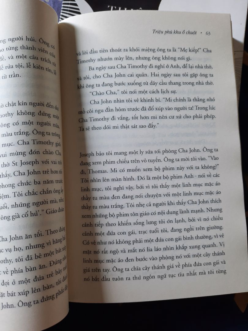 Đóng gói cận thận, bìa khá đẹp, gáy và rìa sách k bị hỏng. Giấy mực in, cỡ chữ đc thiết kế khá dễ nhìn, màu giấy nhìn đỡ hại mắt. Nhận đc hàng khá nhanh vừa mua hôm trc hôm sau đã nhận đc