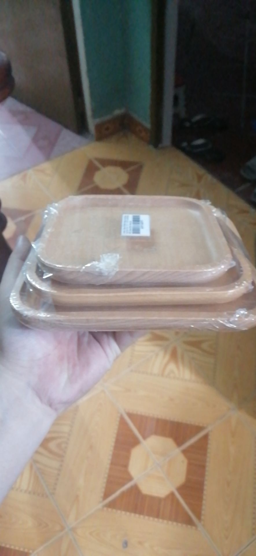 khay thực tế nhìn khá nhỏ so với hình quảng cáo