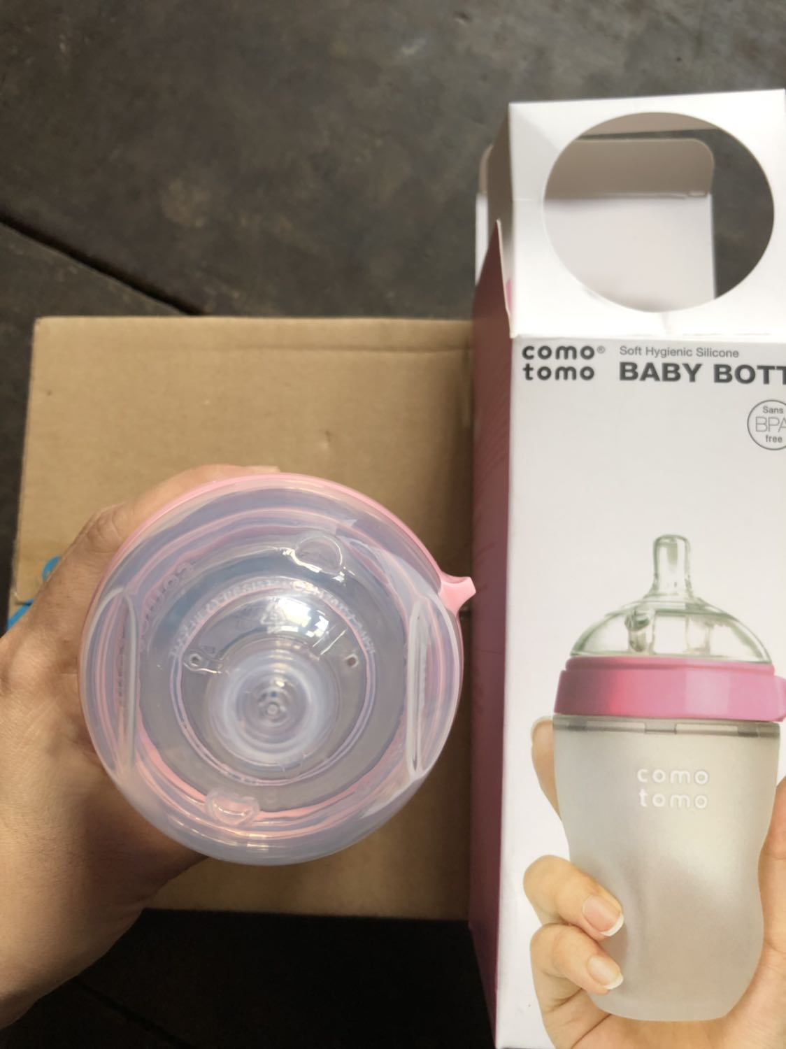 Sản phẩm được đóng gói cẩn thận. Nguyên hộp, có thông tin rõ ràng. Kiểm tra các dấu hiệu nhận biết hàng thật đều ok. Bình này mình mua của BonMart.