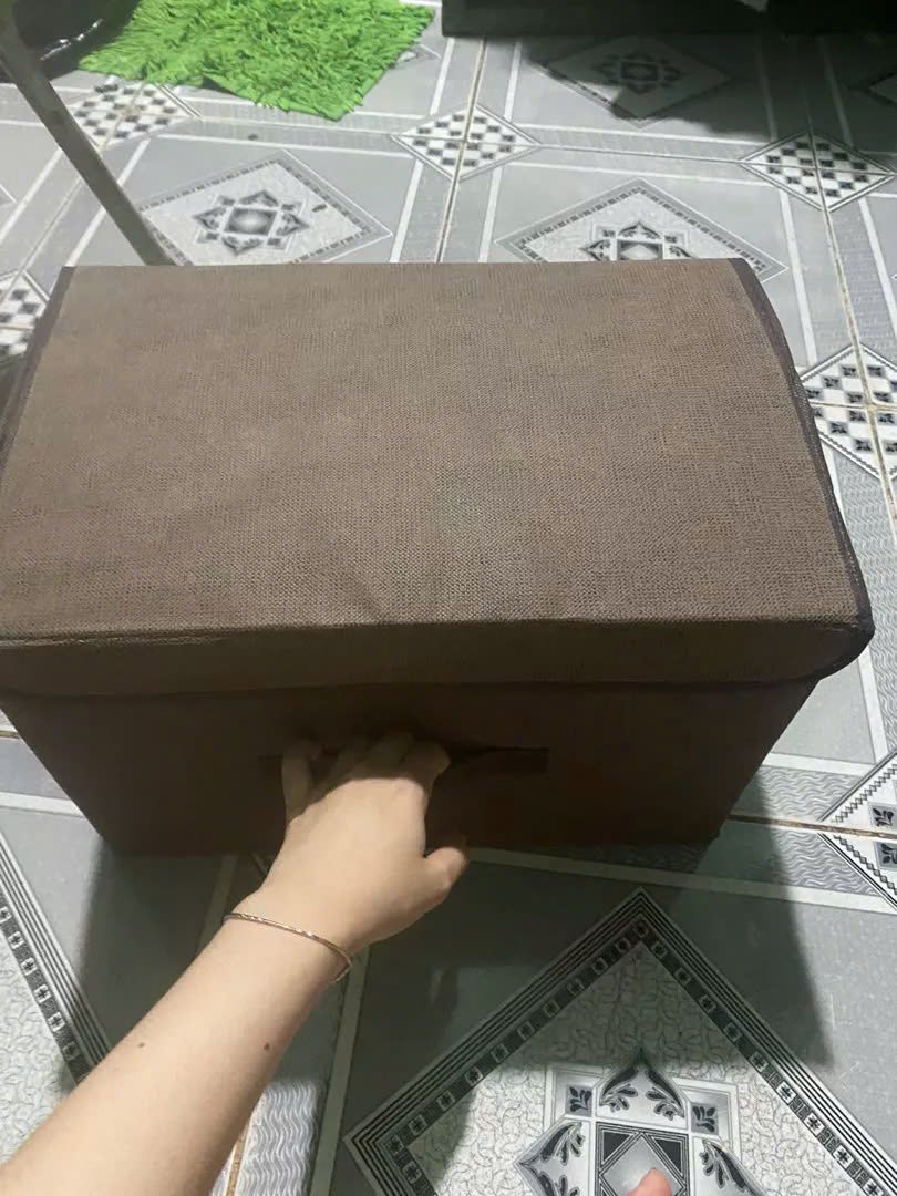 Giá rẻ , 2 hộp đồ cứng cáp chứ ko hề ọp ẹp nha . Rất hài lòng