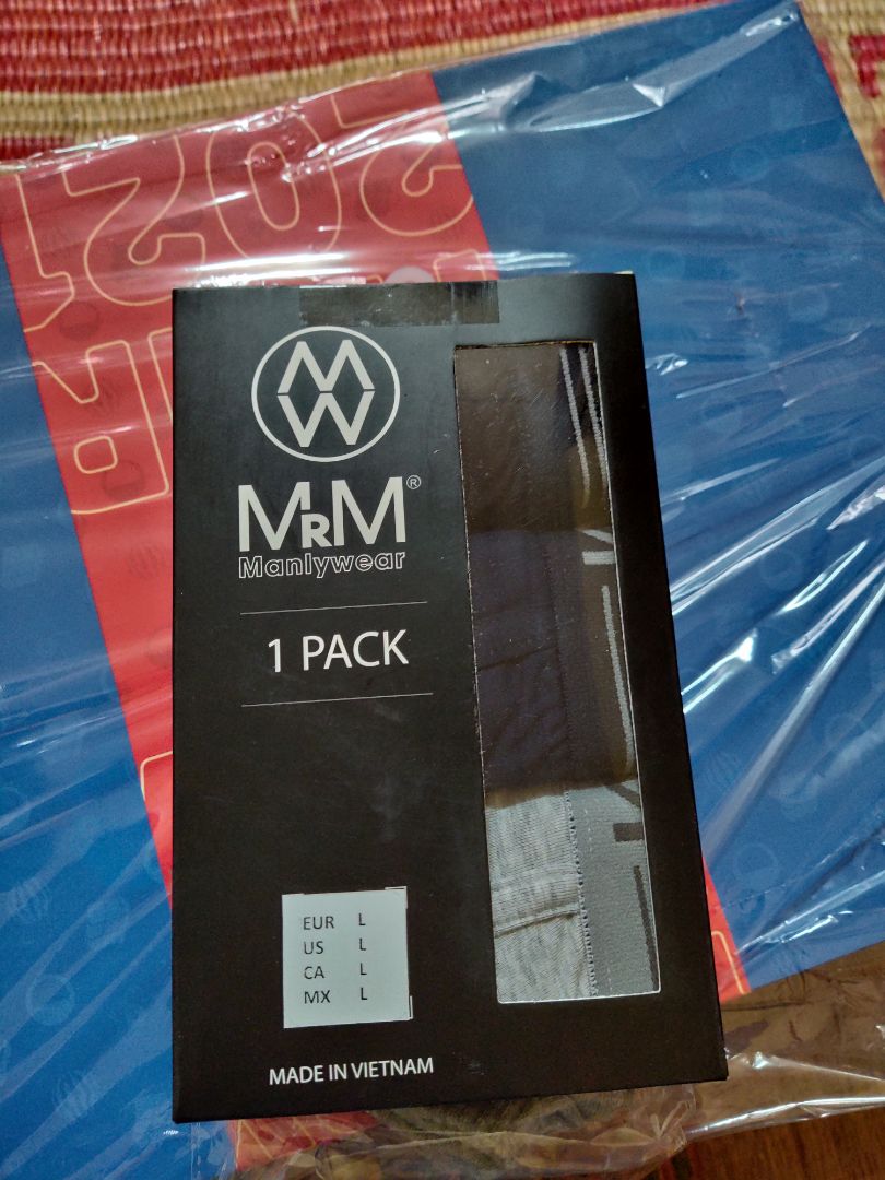 Tổng quan mình thấy chất lượng sản phẩm lần quà tặng đều tốt. Vải mềm mịn mặc rất thích. Đáng đồng tiền bát gạo.K biết có bền không sợ như mấy combo trước mình mua rẻ hơn nhiều nhưng mặc 1 thời gian là rách hết à. Tổng quan mình thấy chất lượng sản phẩm lần quà tặng đều tốt. Vải mềm mịn mặc rất thích. Đáng đồng tiền bát gạo.K biết có bền không sợ như mấy combo trước mình mua rẻ hơn nhiều nhưng mặc 1 thời gian là rách hết à.