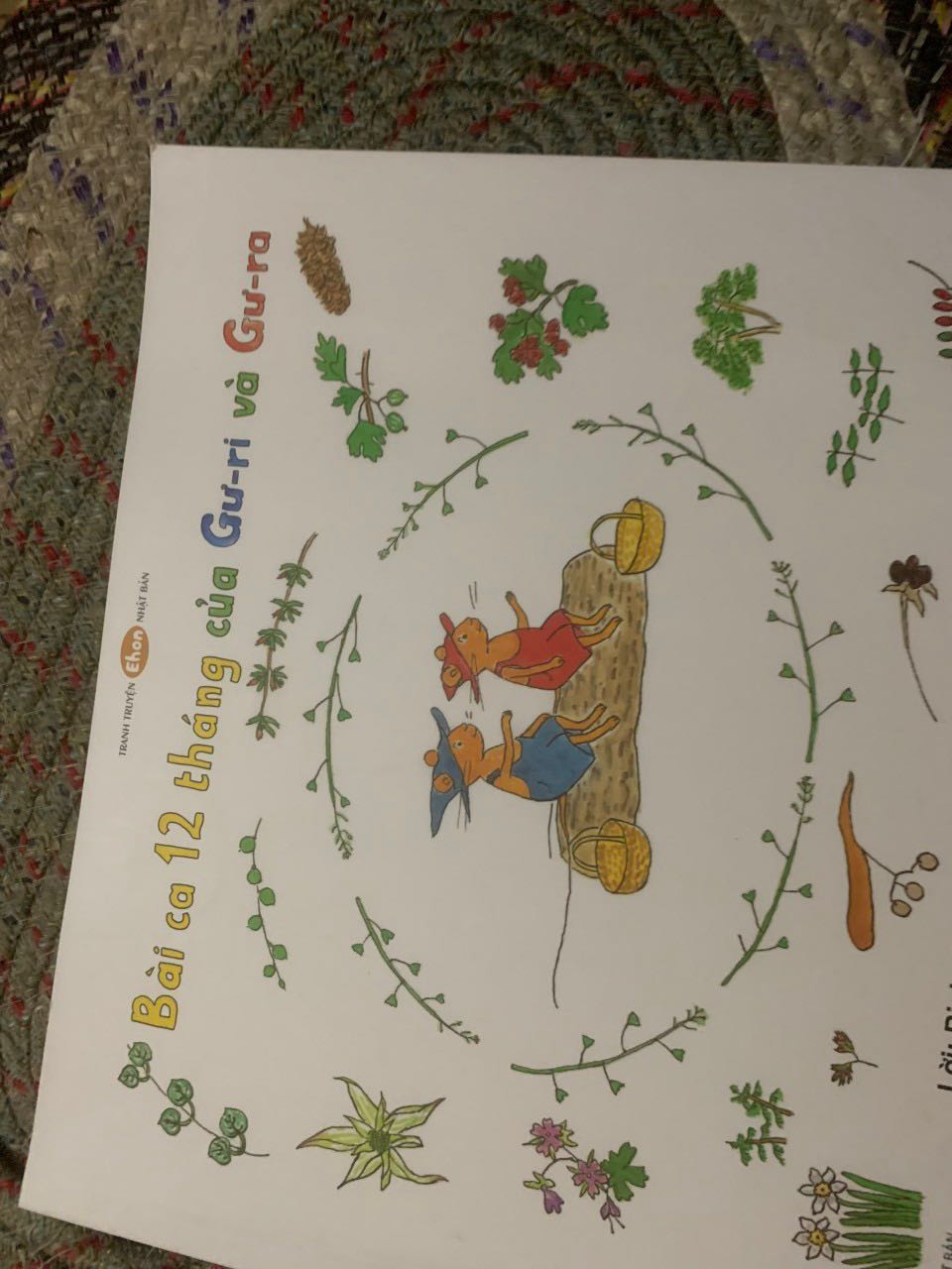 rất thích sách của mogu, nội dung phù hợp với 2 bé nhà mình. con rất yêu sách rất thích sách của mogu, nội dung phù hợp với 2 bé nhà mình. con rất yêu sách