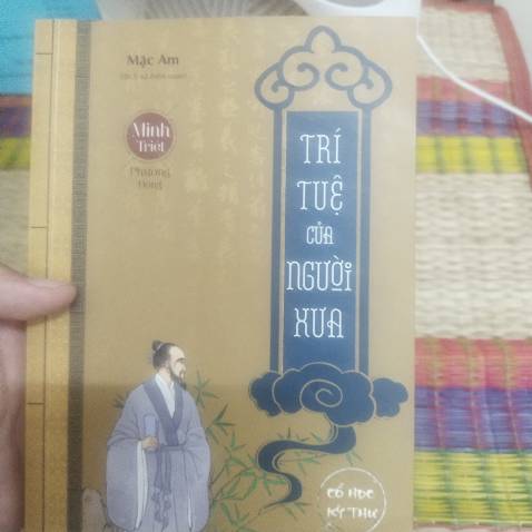 Giao hàng nhanh, đóng gói cẩn thận, nhưng nội dung sách không đáng mong đợi.