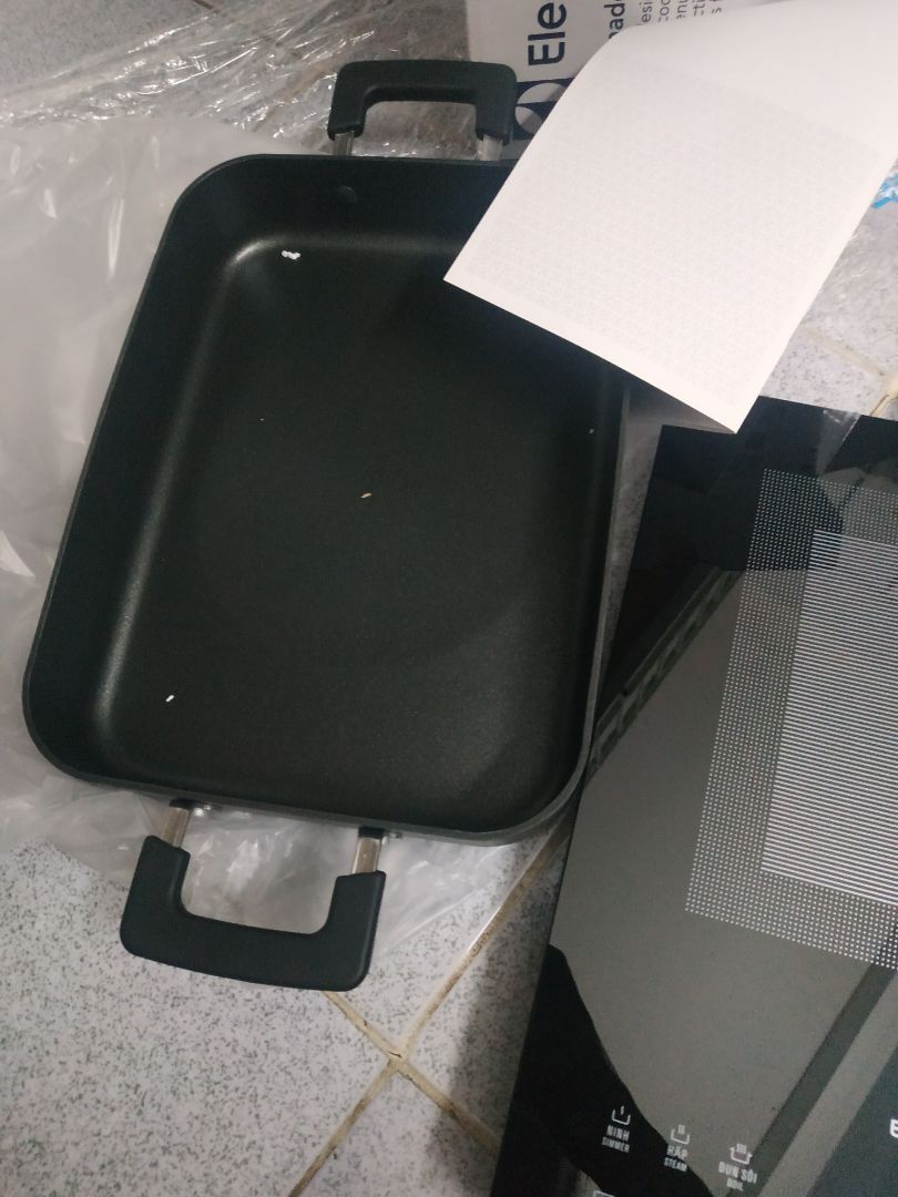 dùng rất tốt, tặng nồi và chảo, cái chảo hình vuông to lắm dài 30 rộng 20