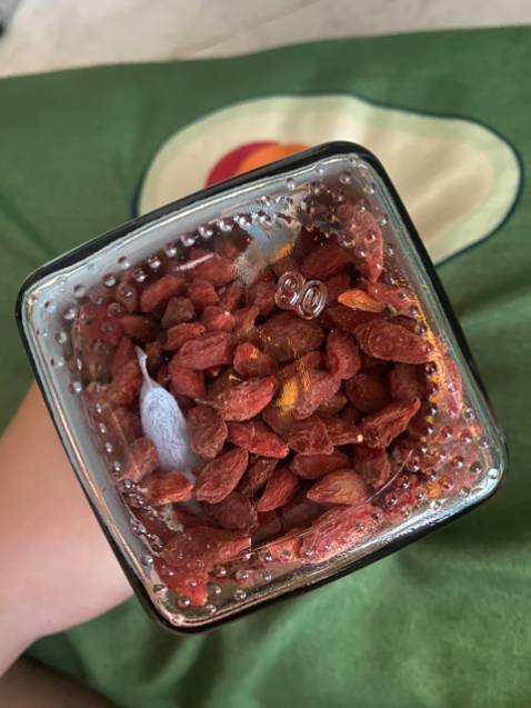 Giao hàng nhanh,đủ hàng,mua nhiều lần rồi nên yên tâm về chất lượng của shop, quả to hơn so với shop khác đã từng mua