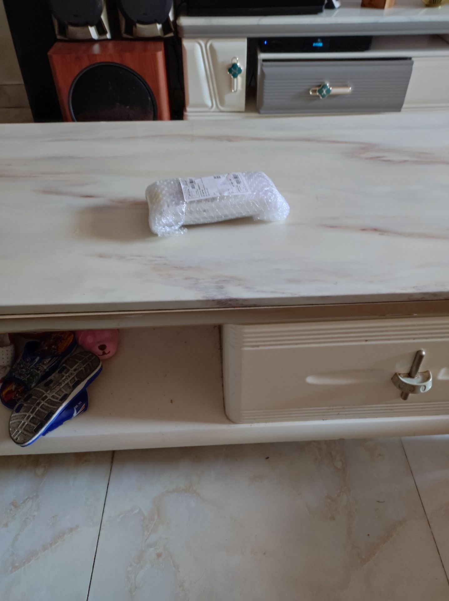 Hàng nhìn xịn xò. Kết nối rất nhanh với ổ cứng di động ssd. Vài bữa *** cổng lan xem tốc độ nhanh hơn nhiều so với dùng wifi 6 không.